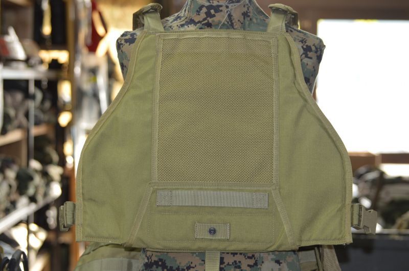 米軍実物 EAGLE MBAV プレートキャリア カーキ ボディーアーマー／ベスト