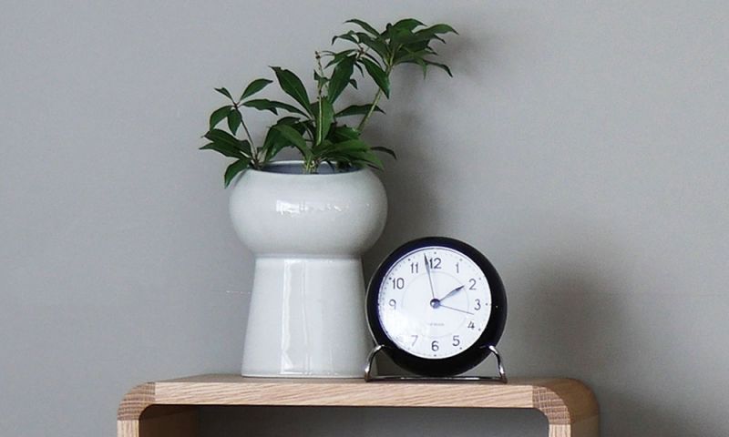 アルネ ヤコブセン テーブルクロック アラーム / ステーション - 時計