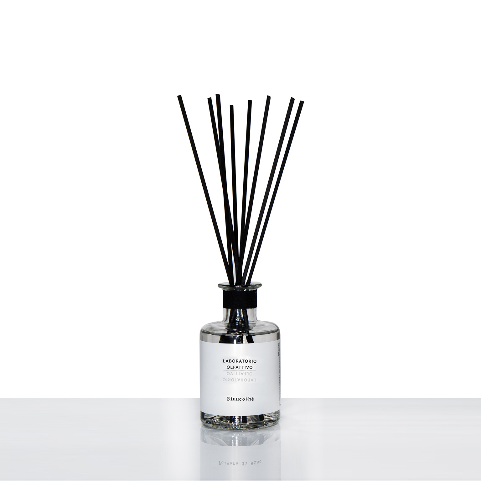 LABORATORIO OLFATTIVO（ラボラトリオ・オルファティーボ