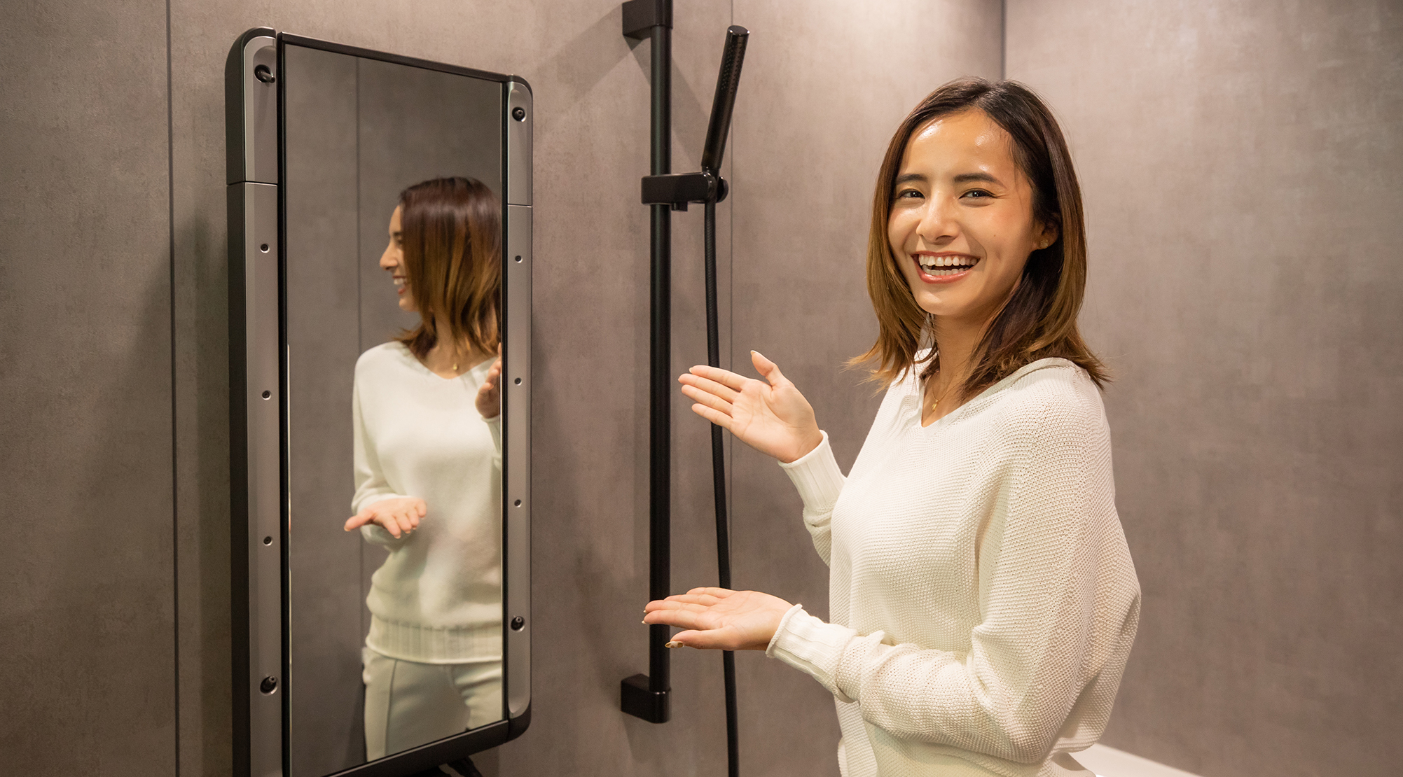 体験インタビュー 佐野千晃｜LIXILボディハグシャワー