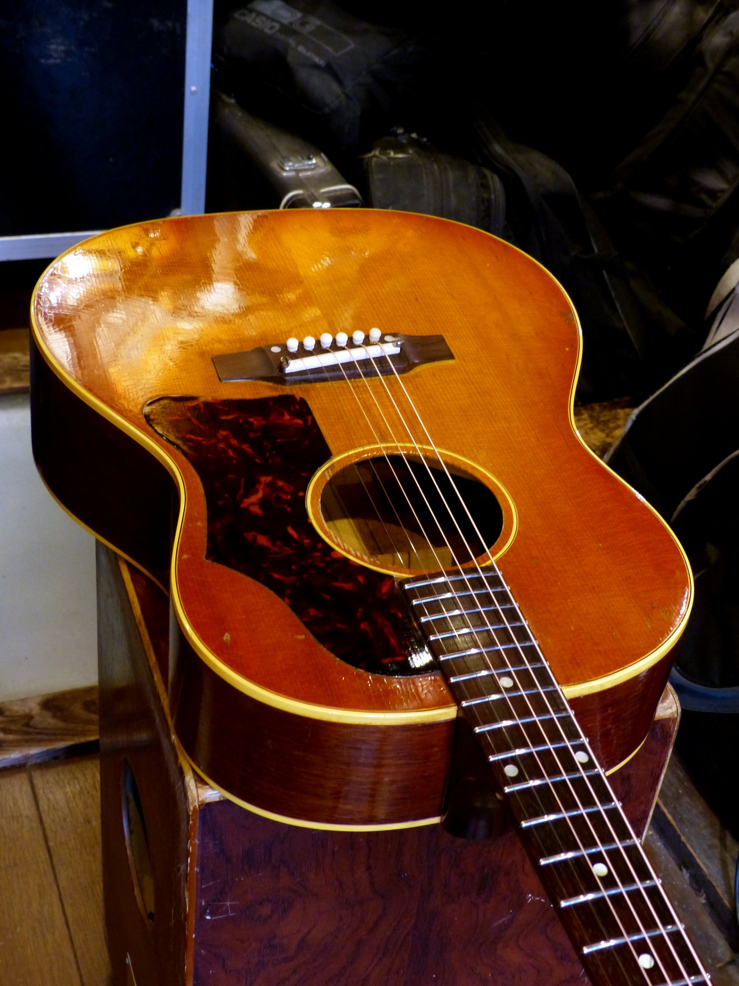 Gibson '63 B-25 – 京町家のギターショップ ライトニン