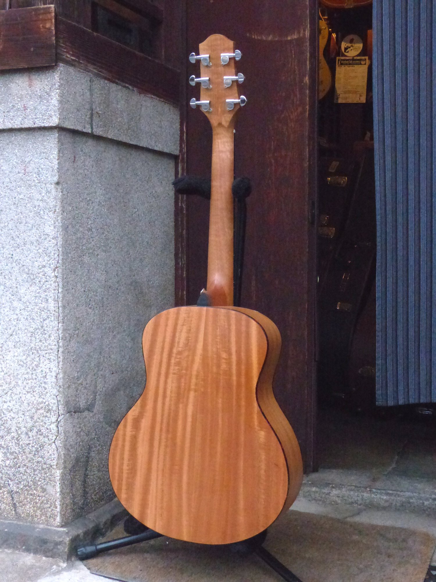 Elvis Master Mini 10 – 京町家のギターショップ ライトニン