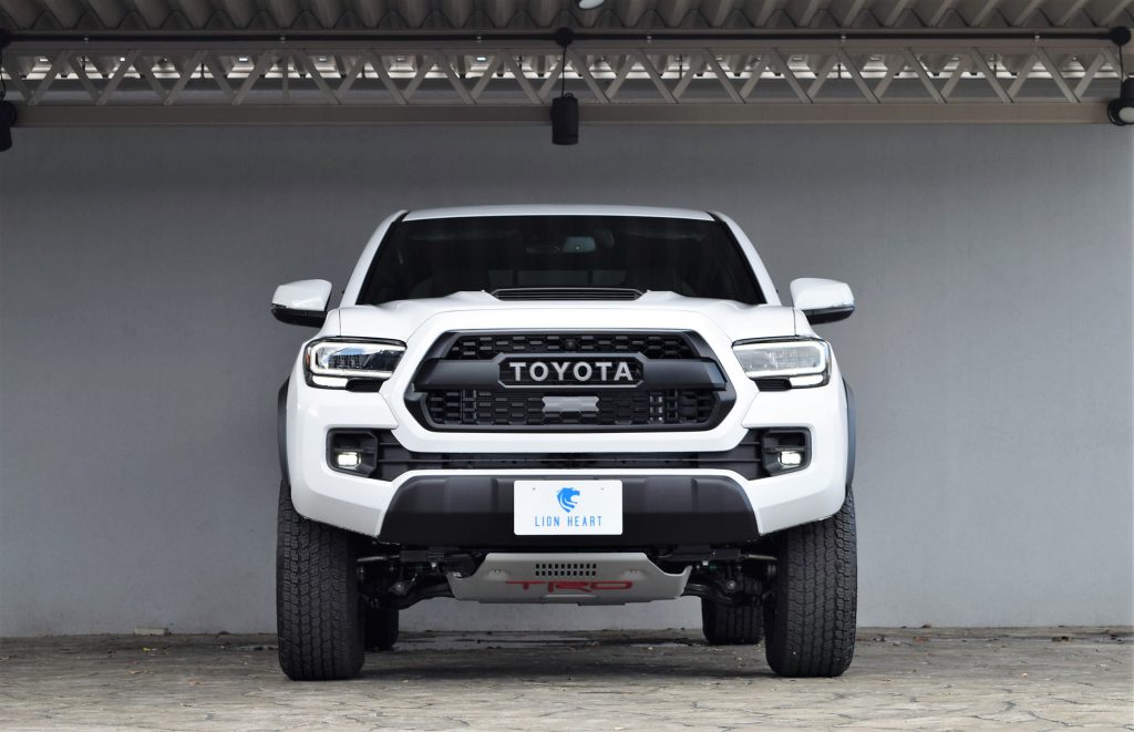 米国トヨタ タコマTRD PRO・米国トヨタ タコマTRDオフロードを比べてみ