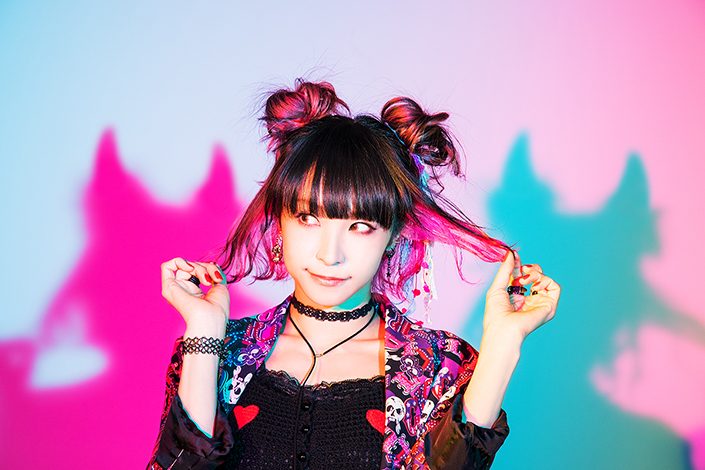 LiSA ニューアルバム『LiTTLE DEViL PARADE』の商品見本とLiSA×リトル