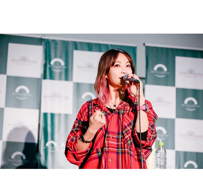 LiSAニューシングル「赤い罠(who loves it?) / ADAMAS」発売記念トーク