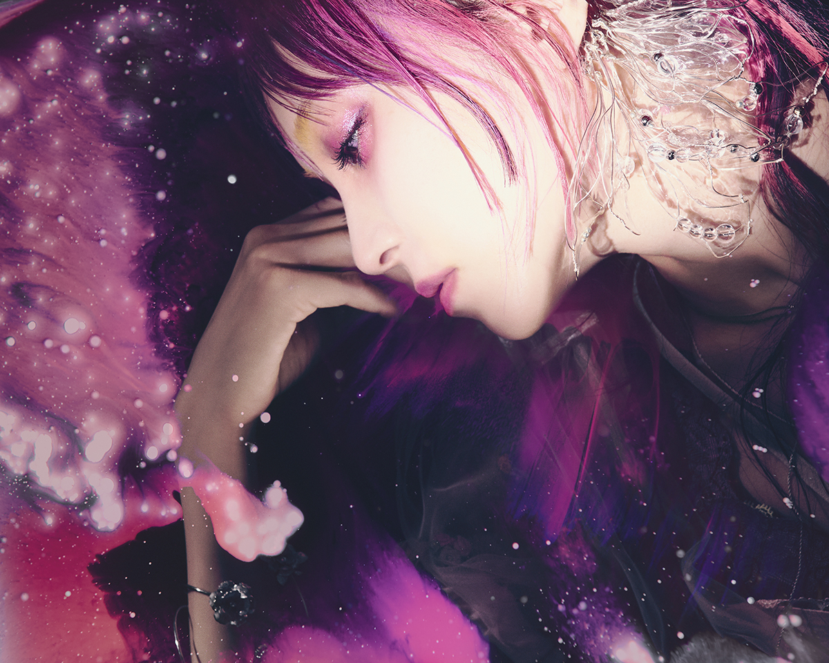 LiSA、8月21日発売シングル「ブラックボックス」収録、キタニタツヤ