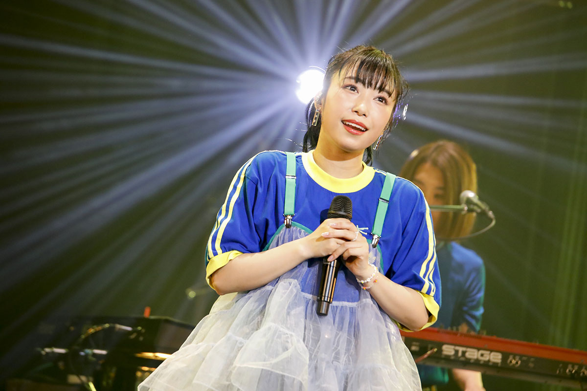 楽曲とともに鮮やかに変化する、彼女の歌声の“色”。「小林愛香 LIVE