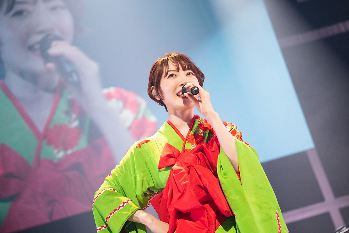 花澤香菜「HANAZAWA KANA Live 2022 “Pokerface”」Blu-rayのジャケット