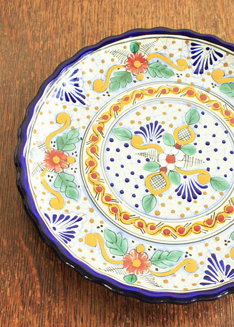 メキシコプエブラ州・陶器タラベラ焼き、ハチドリと花模様・壁掛け