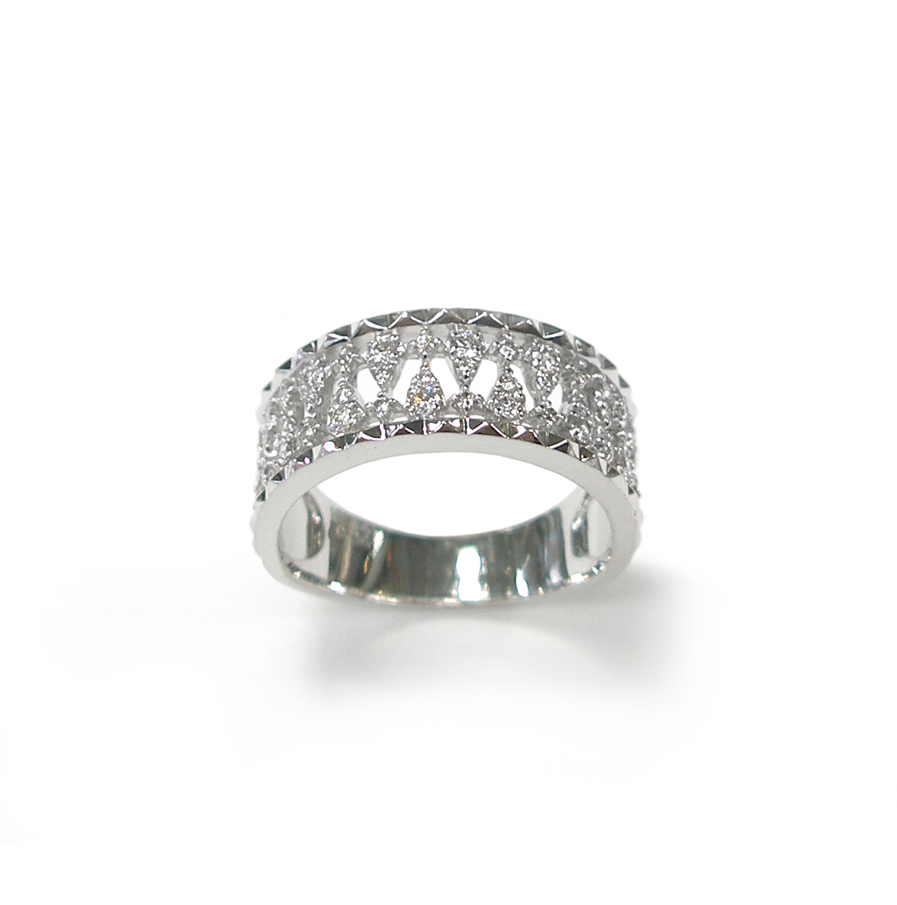 レース透かしが魅力のK18WGダイヤモンドリング｜ルピナス