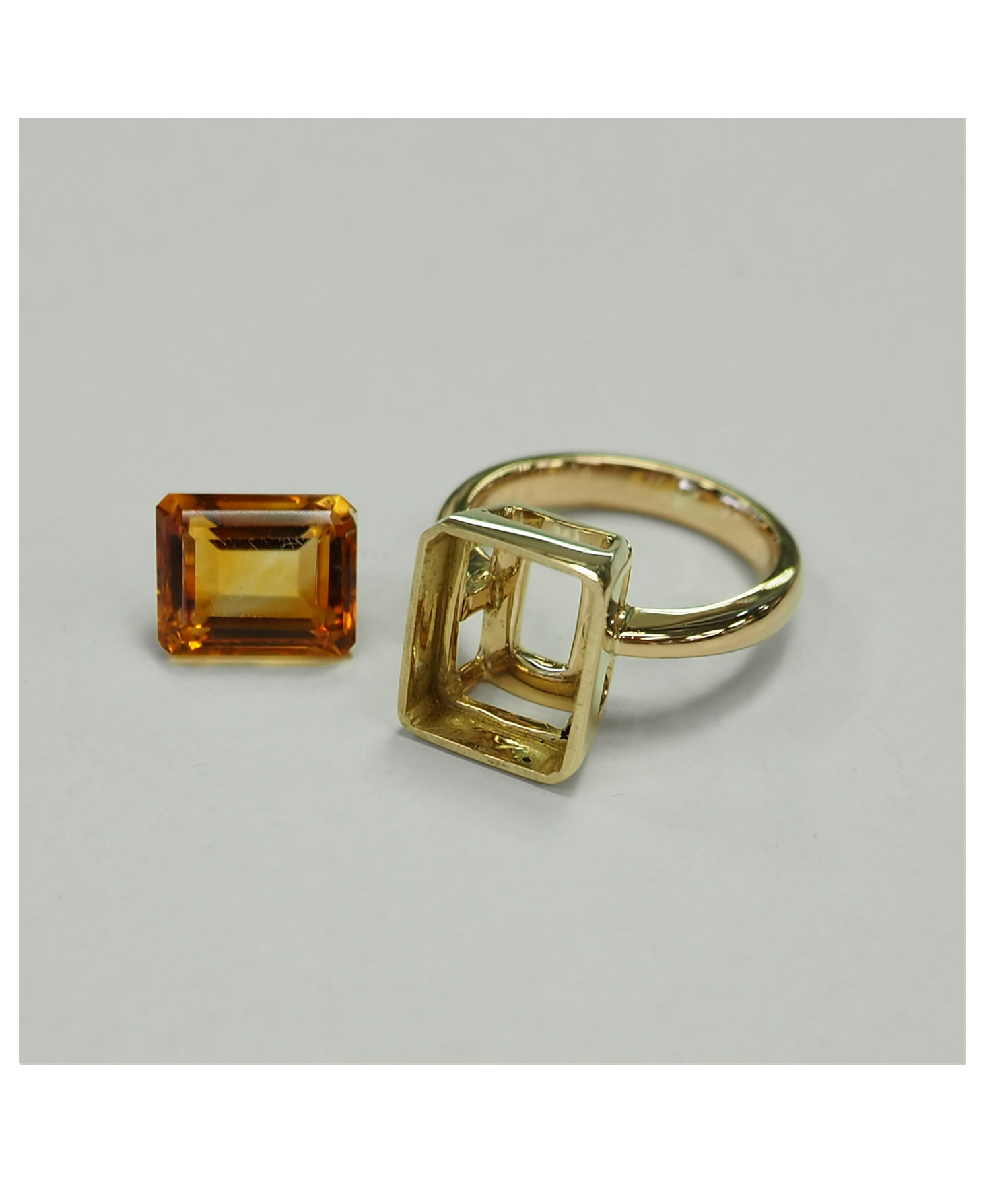 K18シトリンリング リフォーム】エメラルドカットの四角い石をシンプル