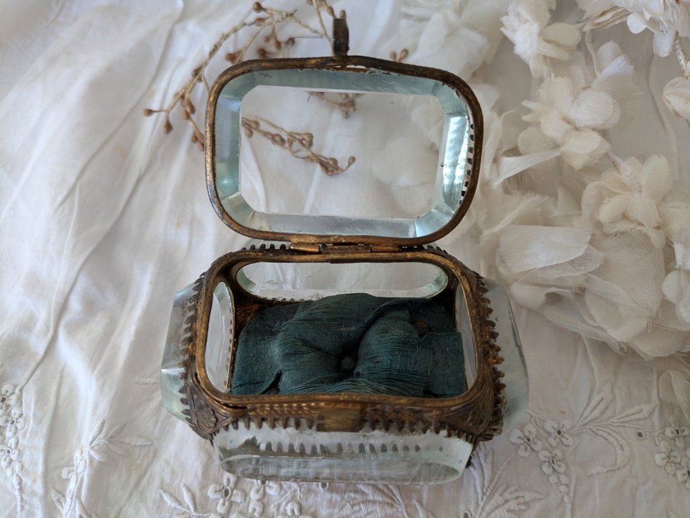 フランス 19世紀末 ベベルガラスのジュエリーボックス