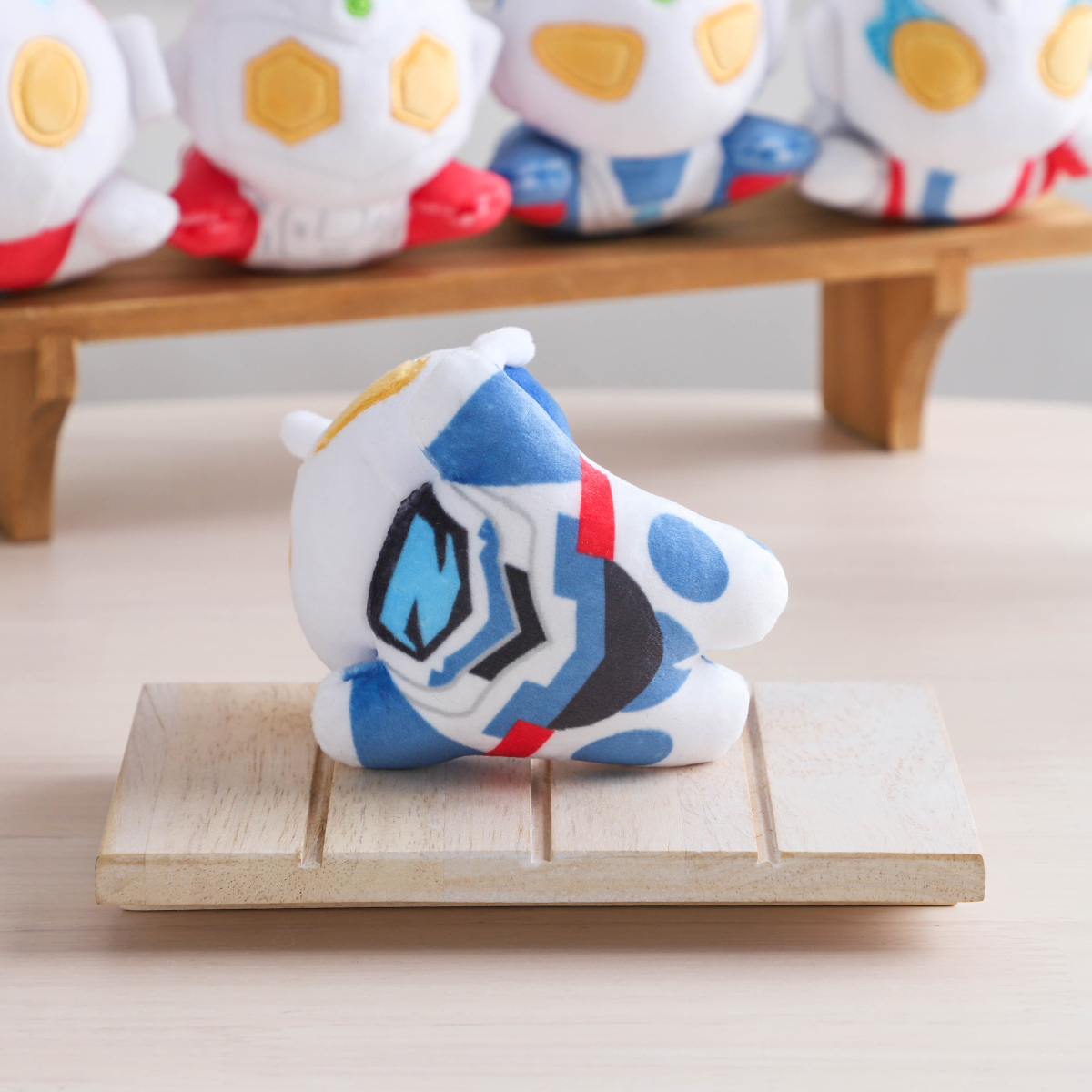 M78ウルトラマン もちもちてのりぬいぐるみ ウルトラマンゼット 47691