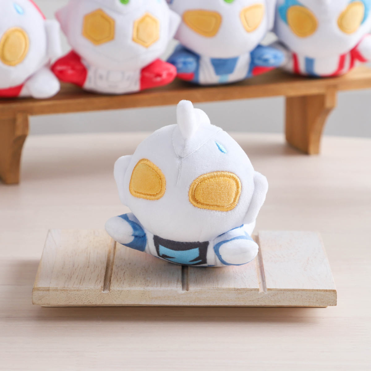 M78ウルトラマン もちもちてのりぬいぐるみ ウルトラマンゼット 47691