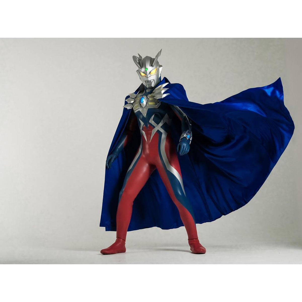 ウルトラマンゼロ 15th Anniversary Memorial Photo Book Beyond the