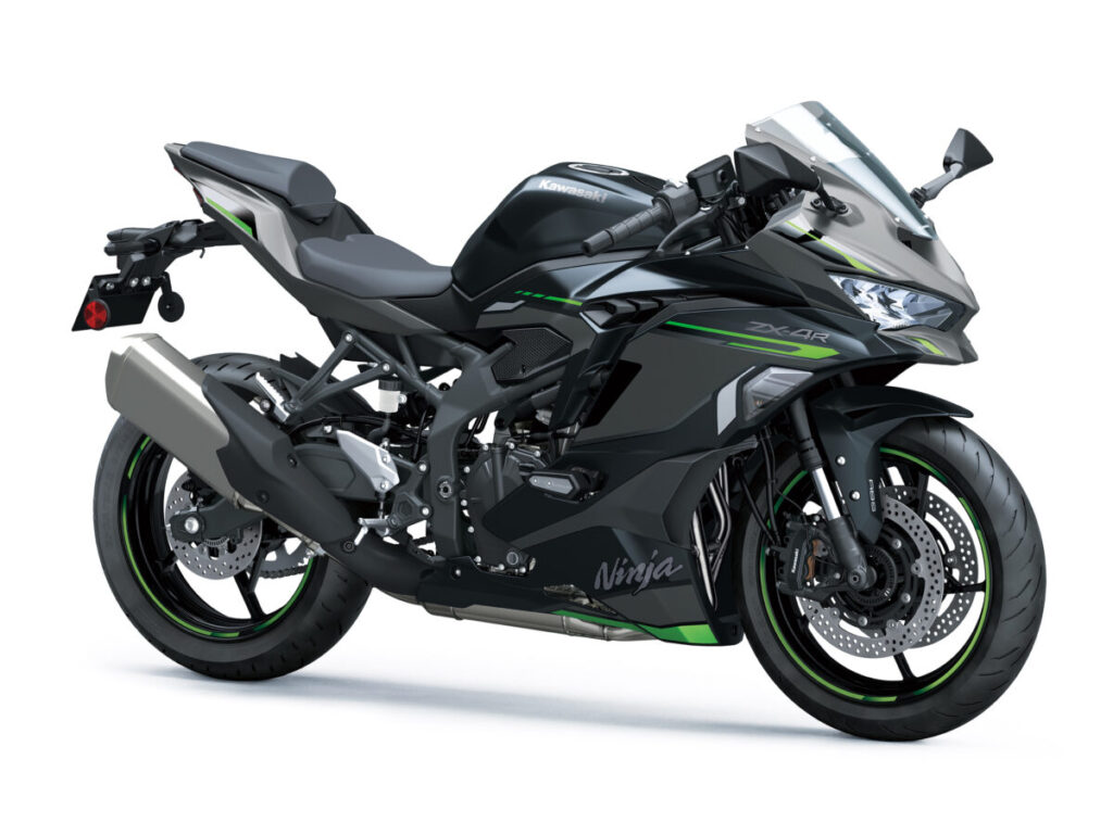 スーパースポーツの最高級 カワサキNinja ZX-4R SE/4RR KRT EDITIONを