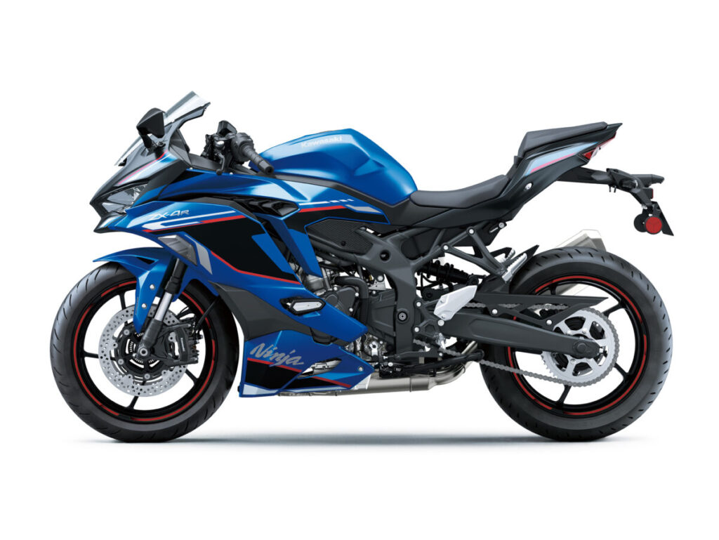 スーパースポーツの最高級 カワサキNinja ZX-4R SE/4RR KRT EDITIONを