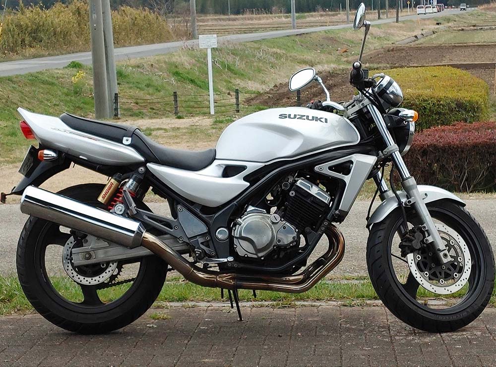 4気筒エンジンのサウンドをもう一度味わいたい GSX250FX【みんなの