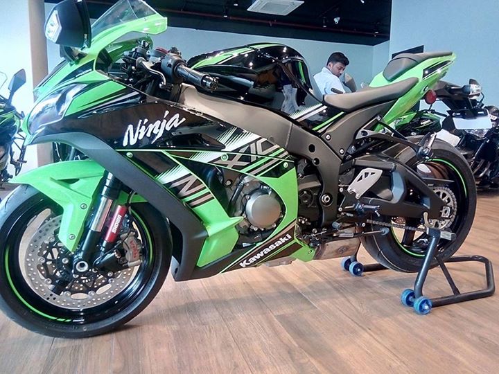 New Kawasaki Ninja ZX-10R Available With A INR 4.21 Lakh Discount