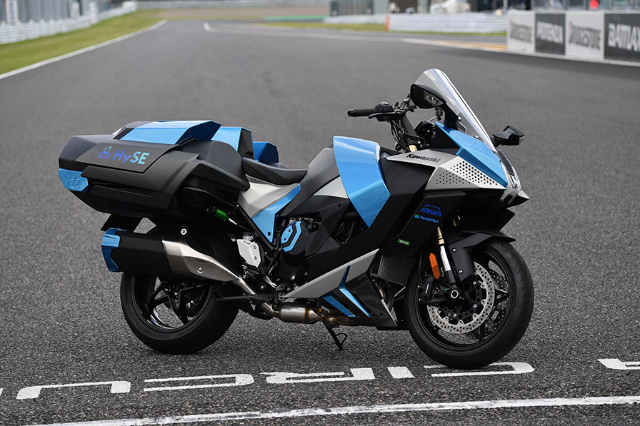 鈴鹿8耐の現場で、水素エンジン実走！ | 中古バイク・新車の事なら