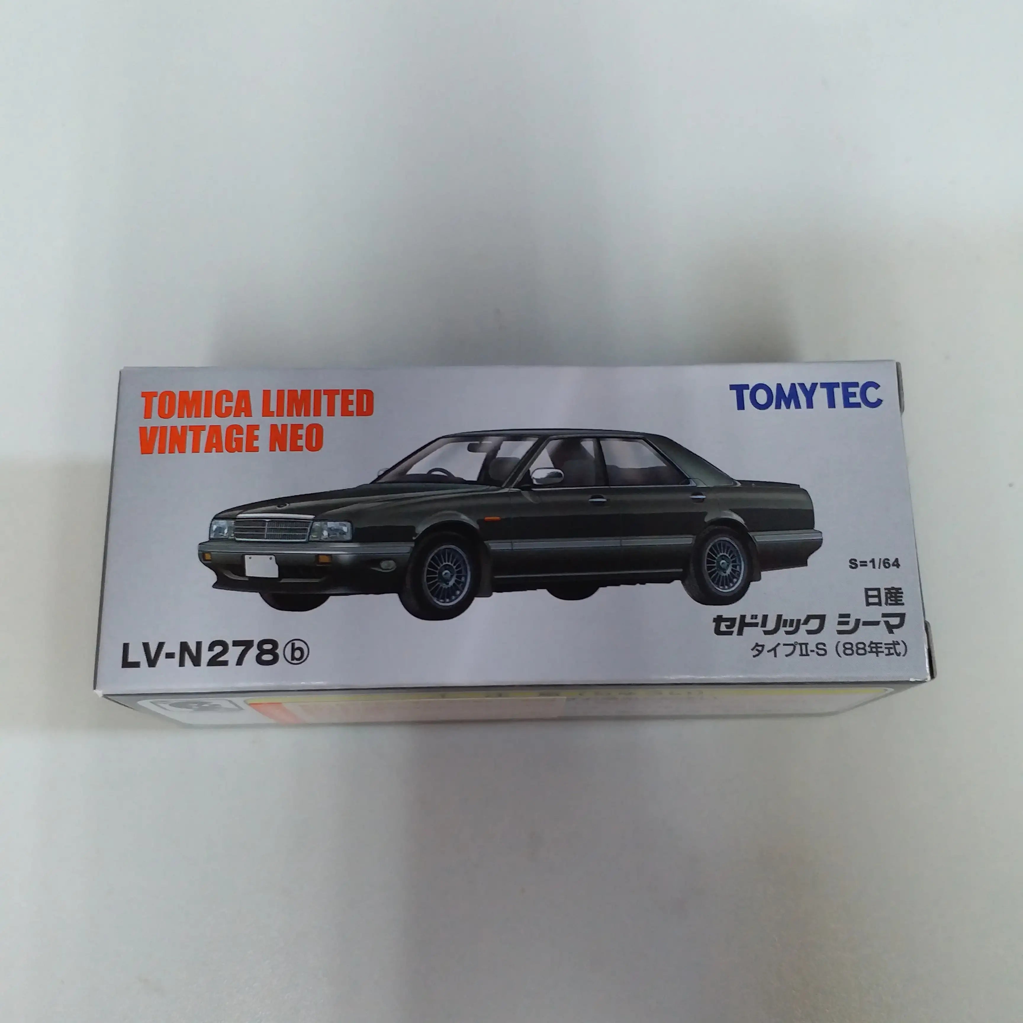 Tomica Limited Vintage Neo LV-N278b Nissan Cedric Cima Type II