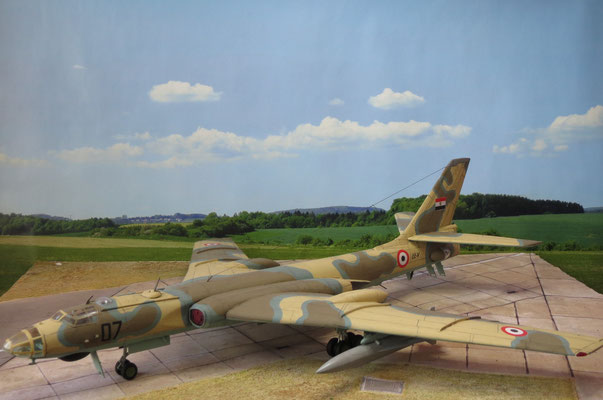 Trumpeter TR01612 Tu-16K-26 BADGER G / Chinese H-6 Model airplane