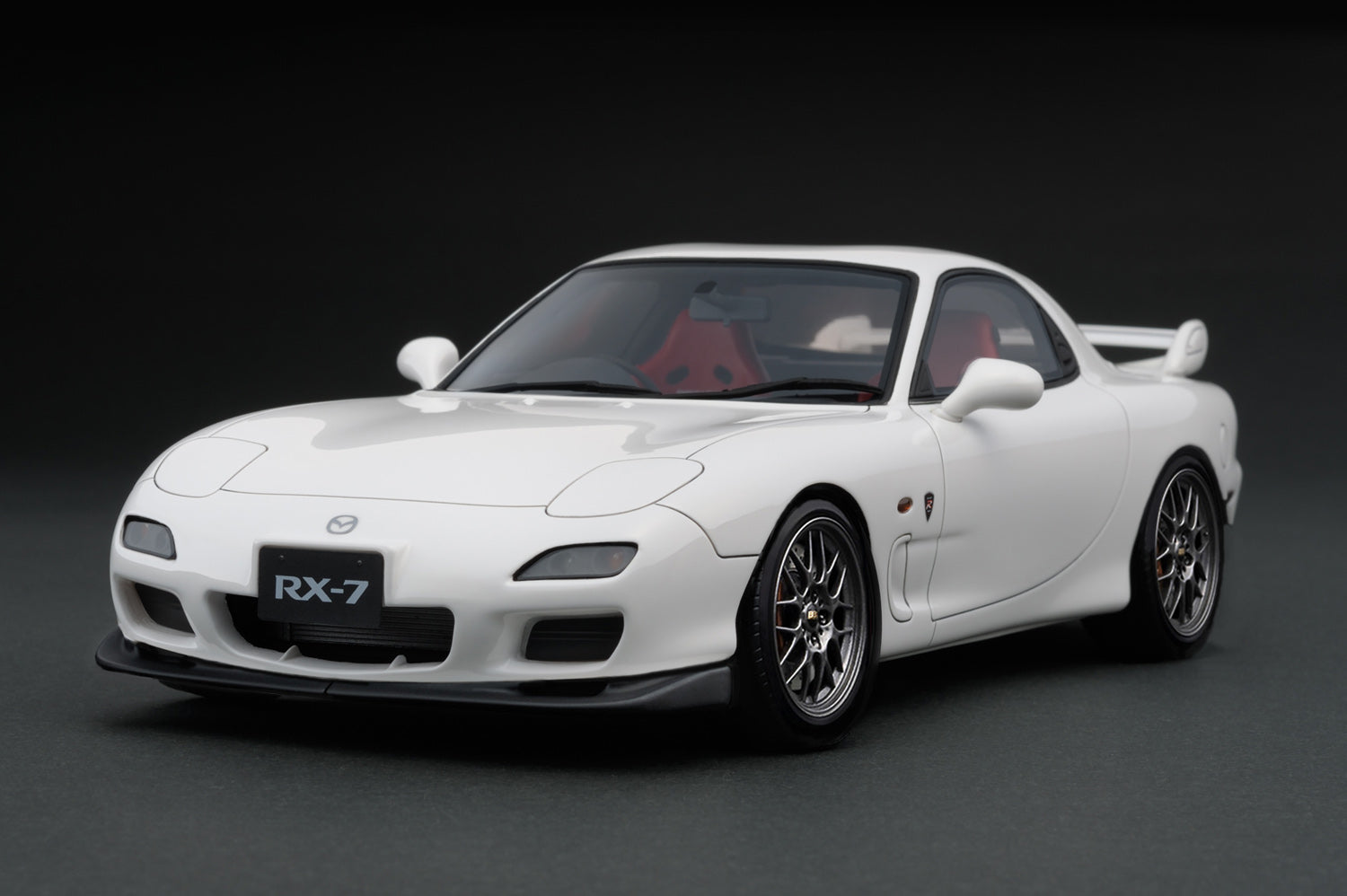 Ignition Model 1:18 Mazda RX-7 (FD3S) Spirit R Type A in White