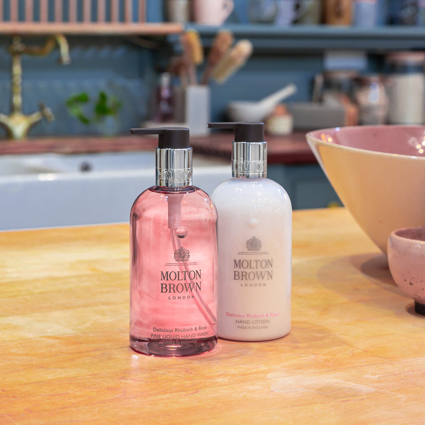 デリシャス ルバーブ＆ローズ ハンドウォッシュ 300ml – MOLTON BROWN