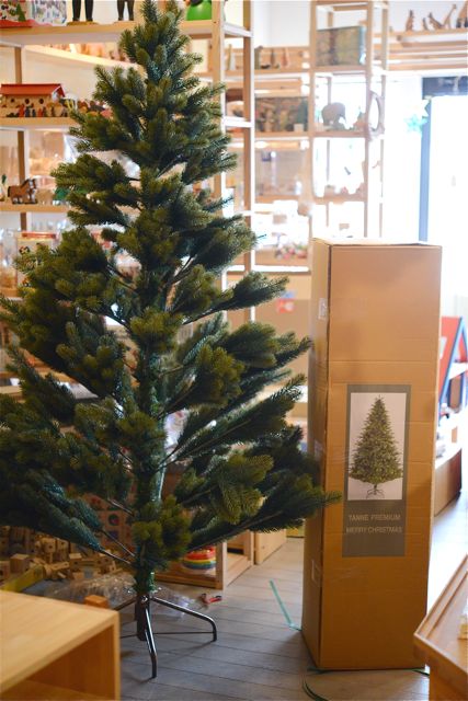 RS GLOBAL TRADE社クリスマスツリー195cm – TOYS&GIFTS MOMO