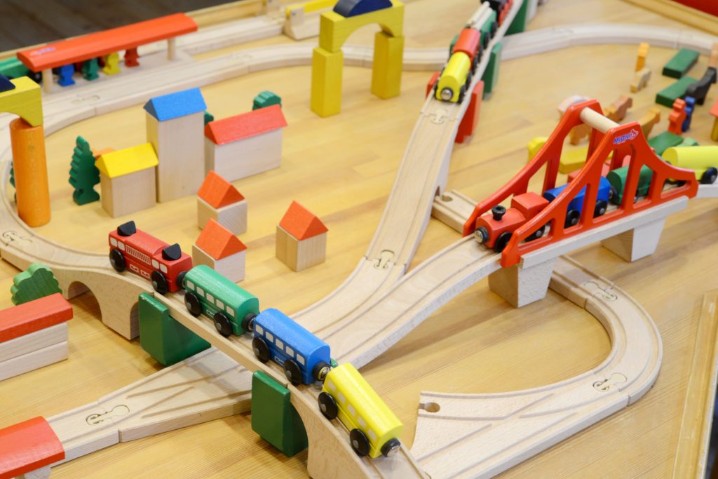 動画で見れます！】MICKI・追加レール&橋用パーツ で、どんな風に汽車