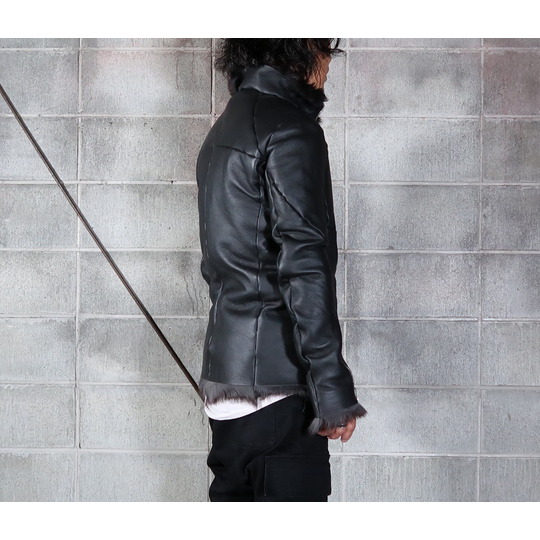 incarnation 、32591-41440、 SHEEP SHEARLING HI NECK BIAS ZIP DARTS