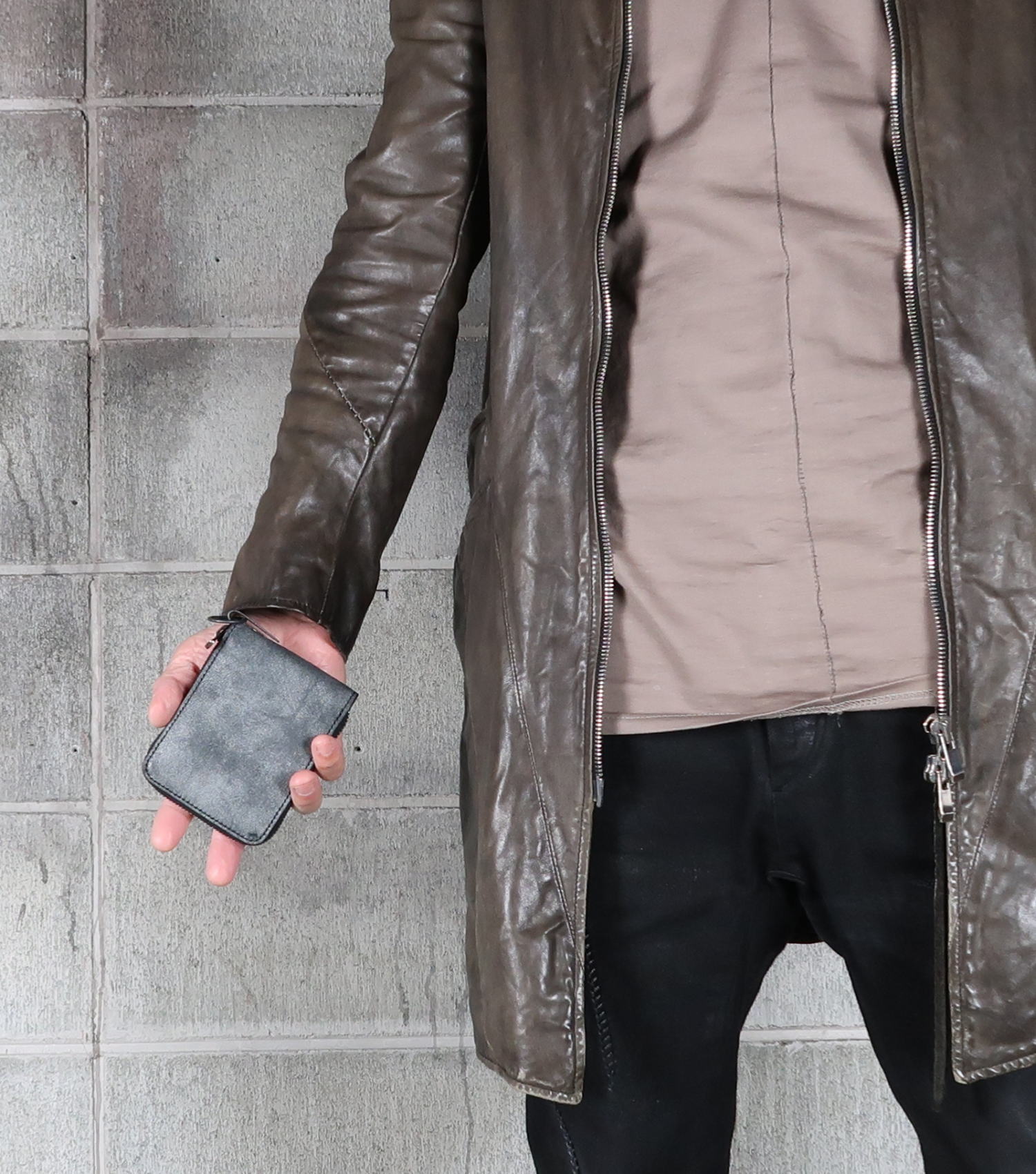 iolom、 io-07-021、 MINI ROUND ZIP WALLET 商品詳細｜ MORPHINE