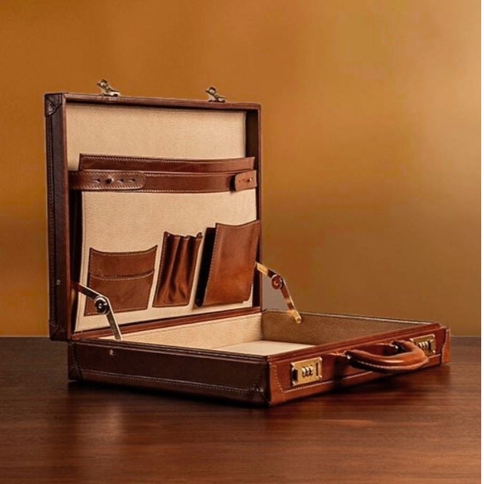 メンズ向けラグジュアリー レザーアタッシュケース | Maxwell–Scott