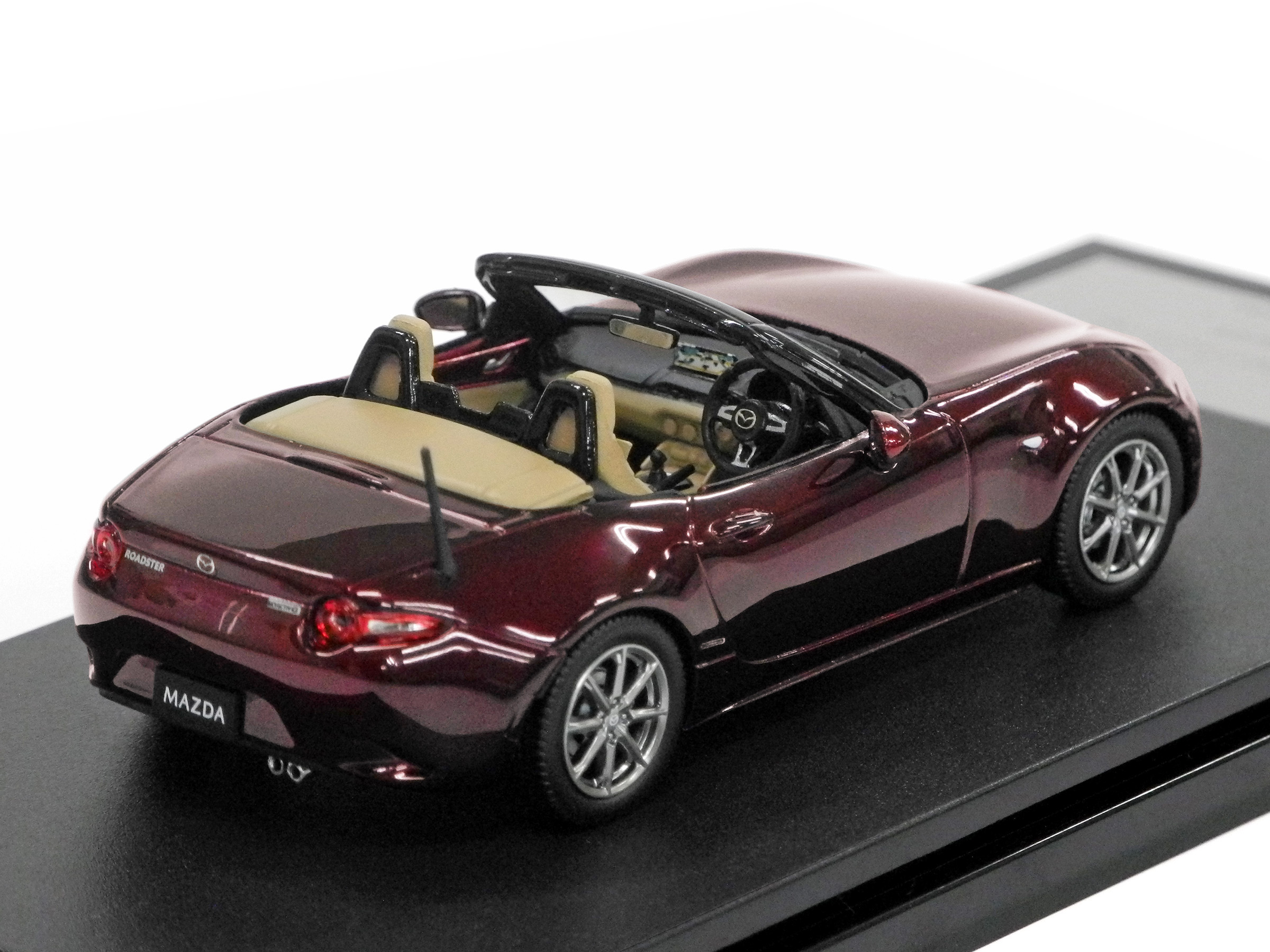 ROADSTER 「35周年記念車」モデルカー 1/43