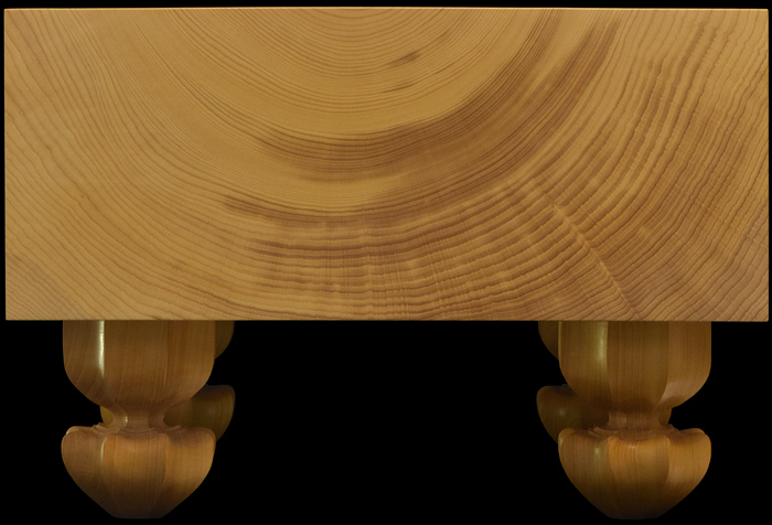 国産本榧足付碁盤 5寸8分（木裏） ga50042 | 前川榧碁盤店