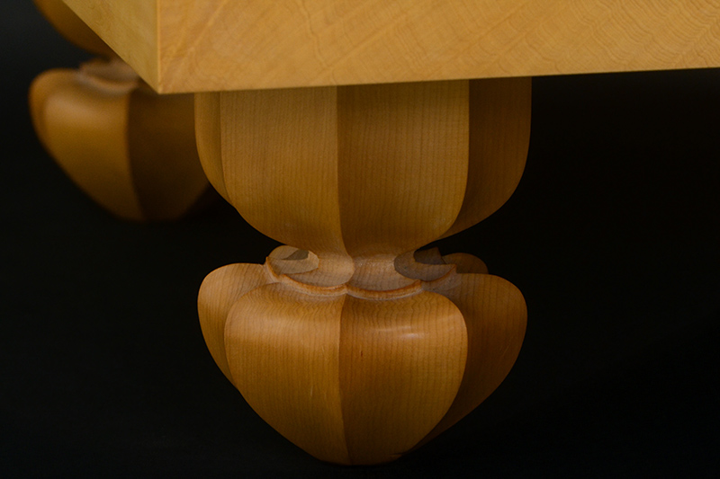 本榧足付碁盤 6寸6分（天柾） ga60032 | 前川榧碁盤店