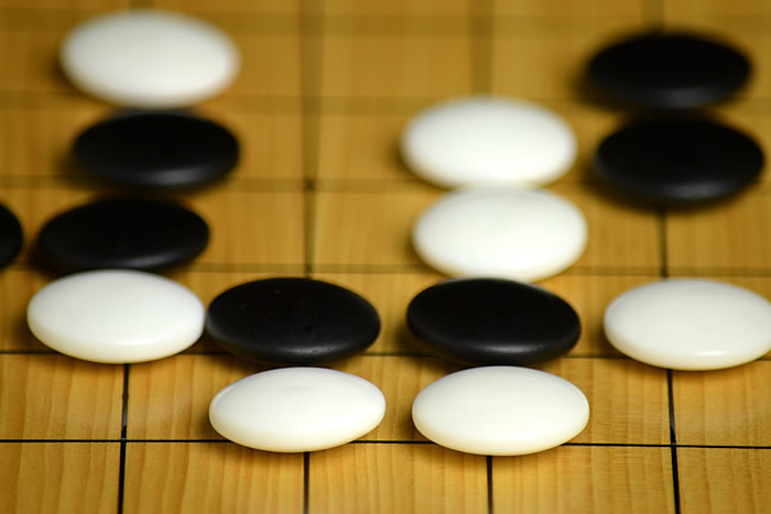 硬質ガラス鳳凰碁石青ラベル 梅印（8mm） | 前川榧碁盤店