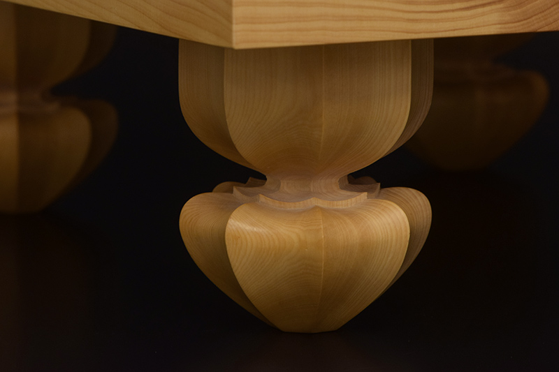 国産本榧足付将棋盤 6寸5分（天地柾） sa60033 | 前川榧碁盤店