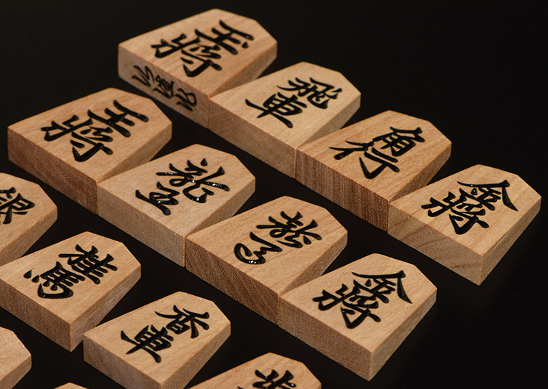 将棋駒 斧折上彫 仙佳作 | 前川榧碁盤店