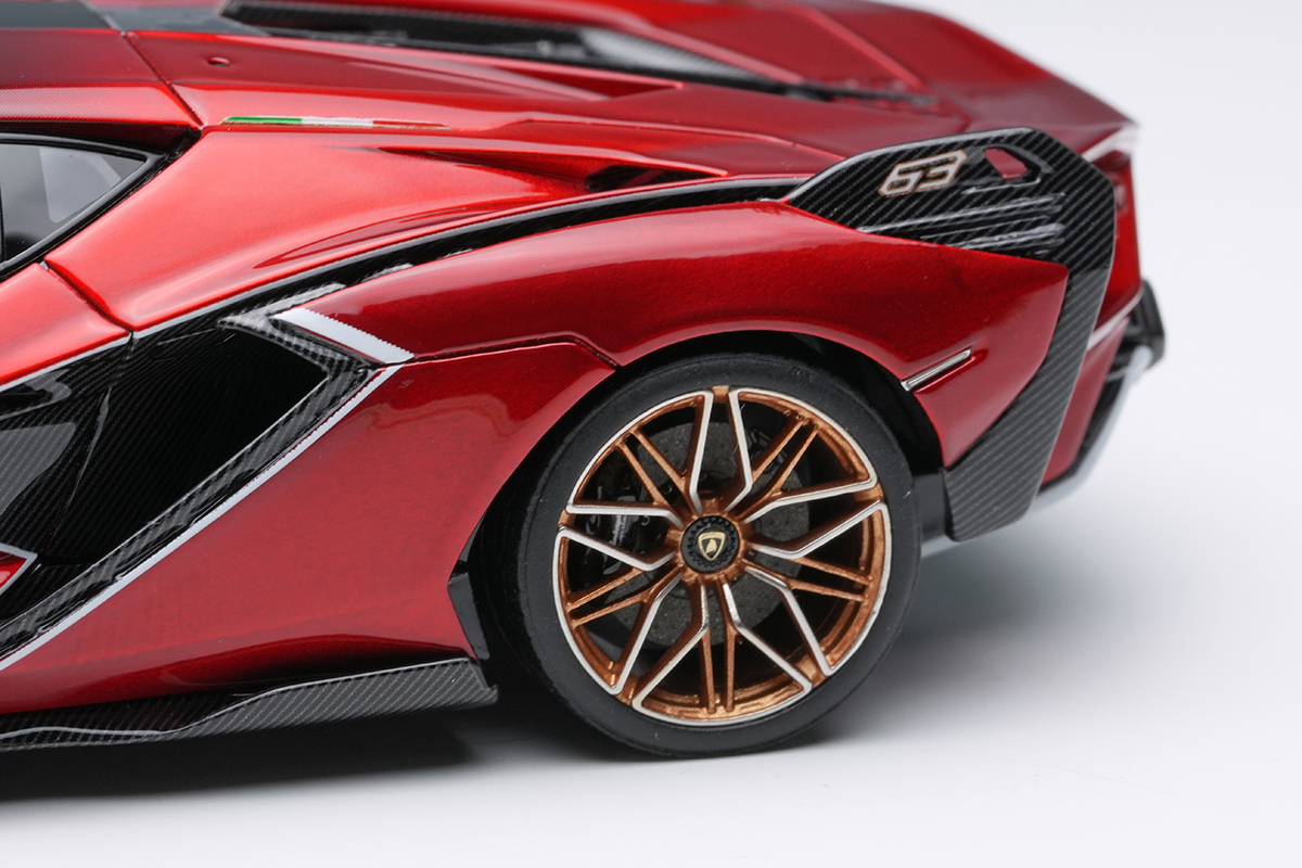 Make Up Co., Ltd. / Lamborghini Sian FKP 37 2019 with Stripe