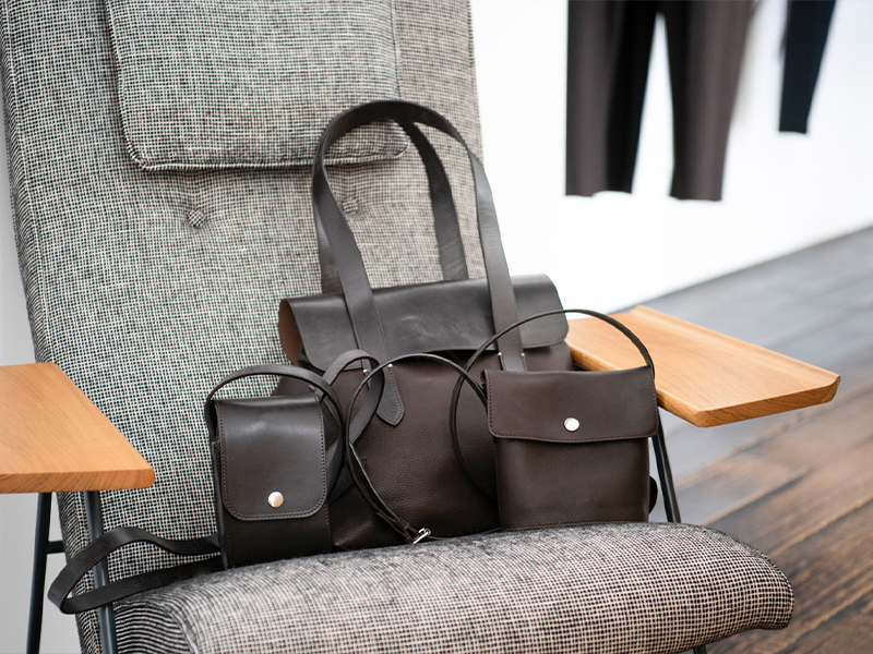 神南店から限定レザーバッグのご紹介 | MARGARET HOWELL