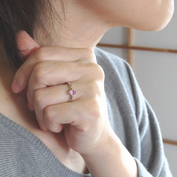 桜ピンクサファイアK18ホワイトゴールドリング【ペアシェイプ