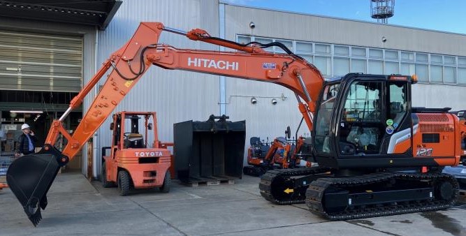 日立油圧ショベル 「ZX120-7」 新車納車させていただきました