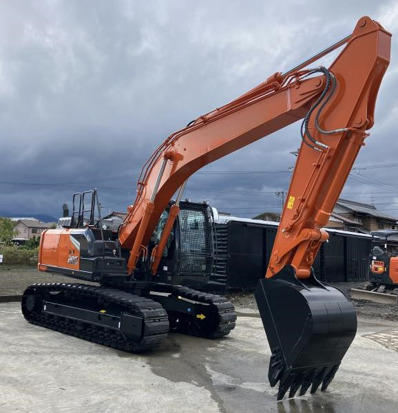 日立油圧ショベル 「ZX200-7」 新車納車させていただきました