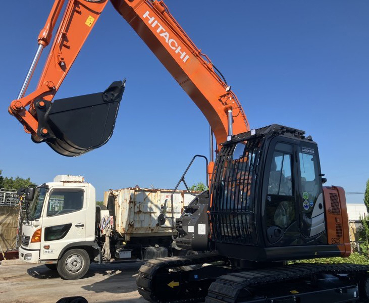 日立油圧ショベル 「ZX135USK-6」 新車納車させていただきました