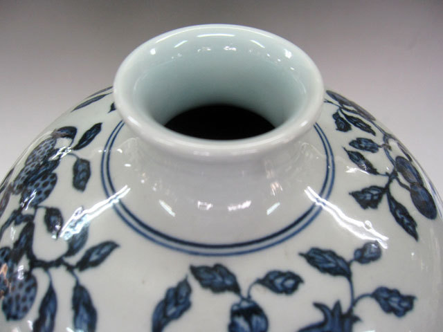 景徳鎮 染付花文瓶 【商品番号m-ke2023】