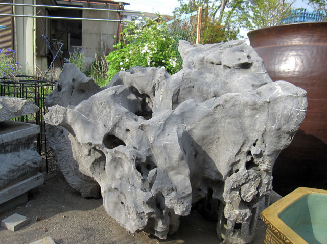 太湖石 景石 銘石 庭石 自然石 希少 穴あき石 177cm 大型 飾り石 鑑賞