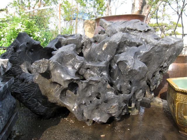 太湖石 景石 銘石 庭石 自然石 希少 穴あき石 177cm 大型 飾り石 鑑賞