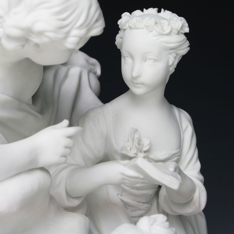 セーブル(Sevres) 白磁 人形置物 ビスケット 飾り物 恋愛教育【現物