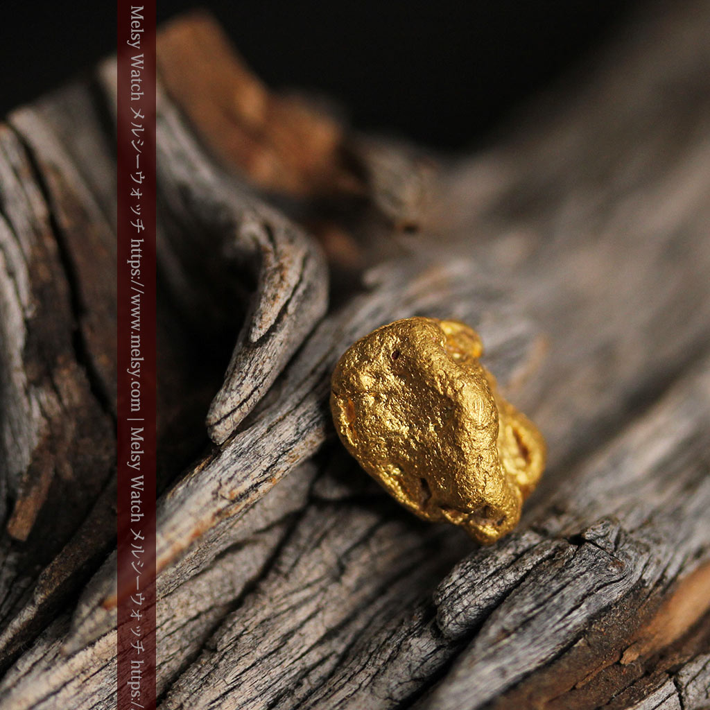 3.14gの少しいびつな豆のような形の自然金